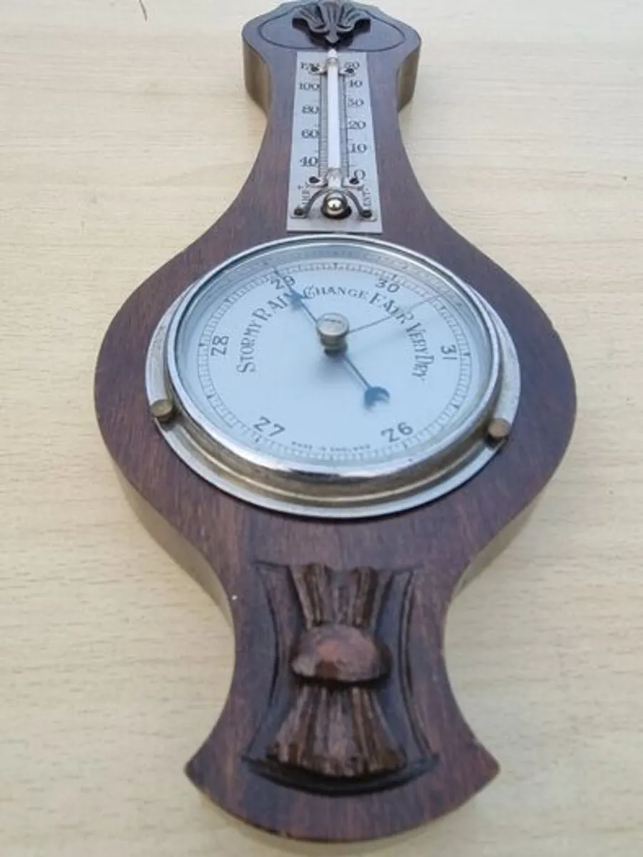 Classic wall-mounted aneroid barometer - Image 3