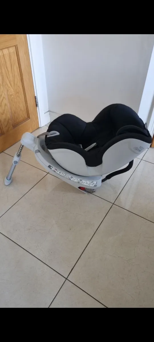 Britax Romer 360 Rotating Car Seat - Image 2