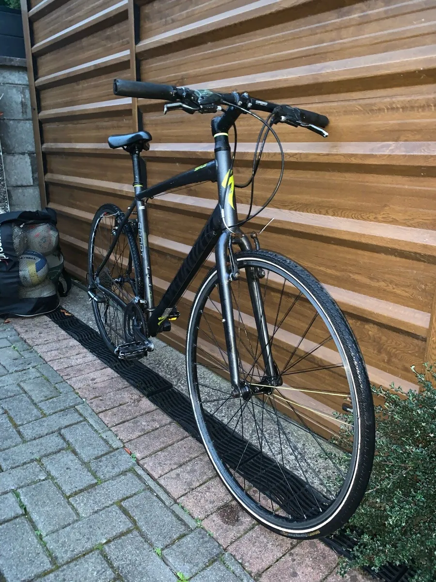 Specialized Sirrus Hybrid Bike - Image 2