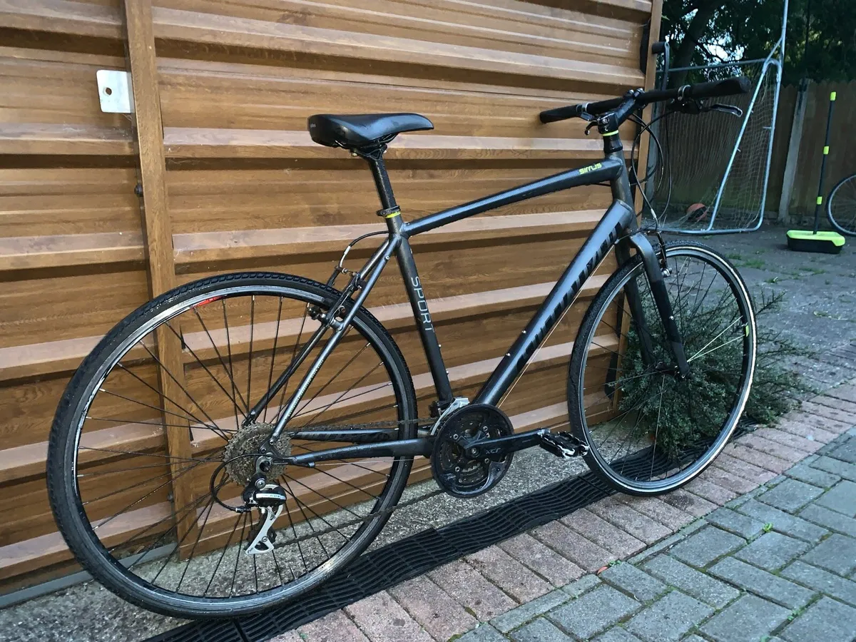 Specialized Sirrus Hybrid Bike - Image 3