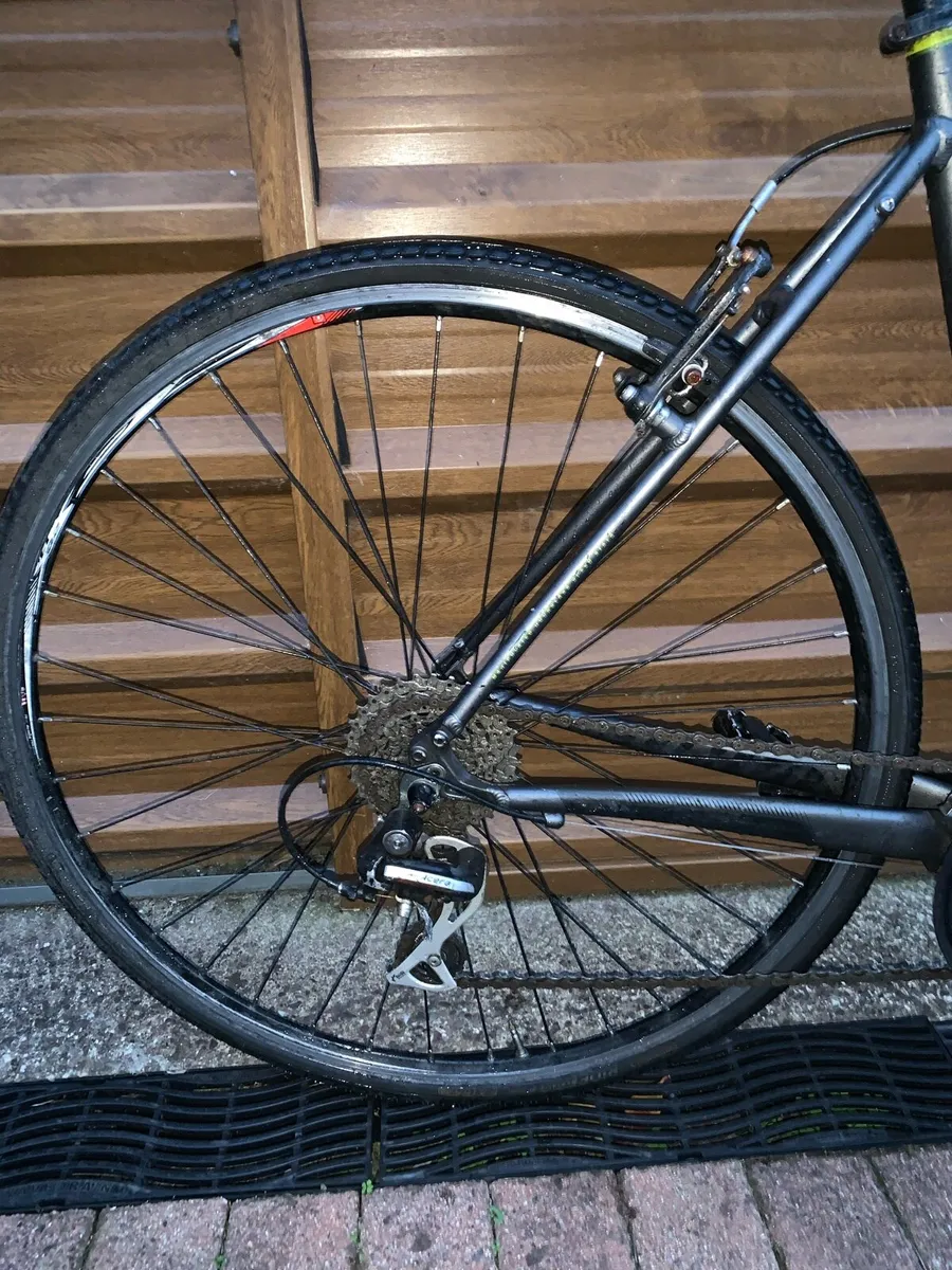 Specialized Sirrus Hybrid Bike - Image 4