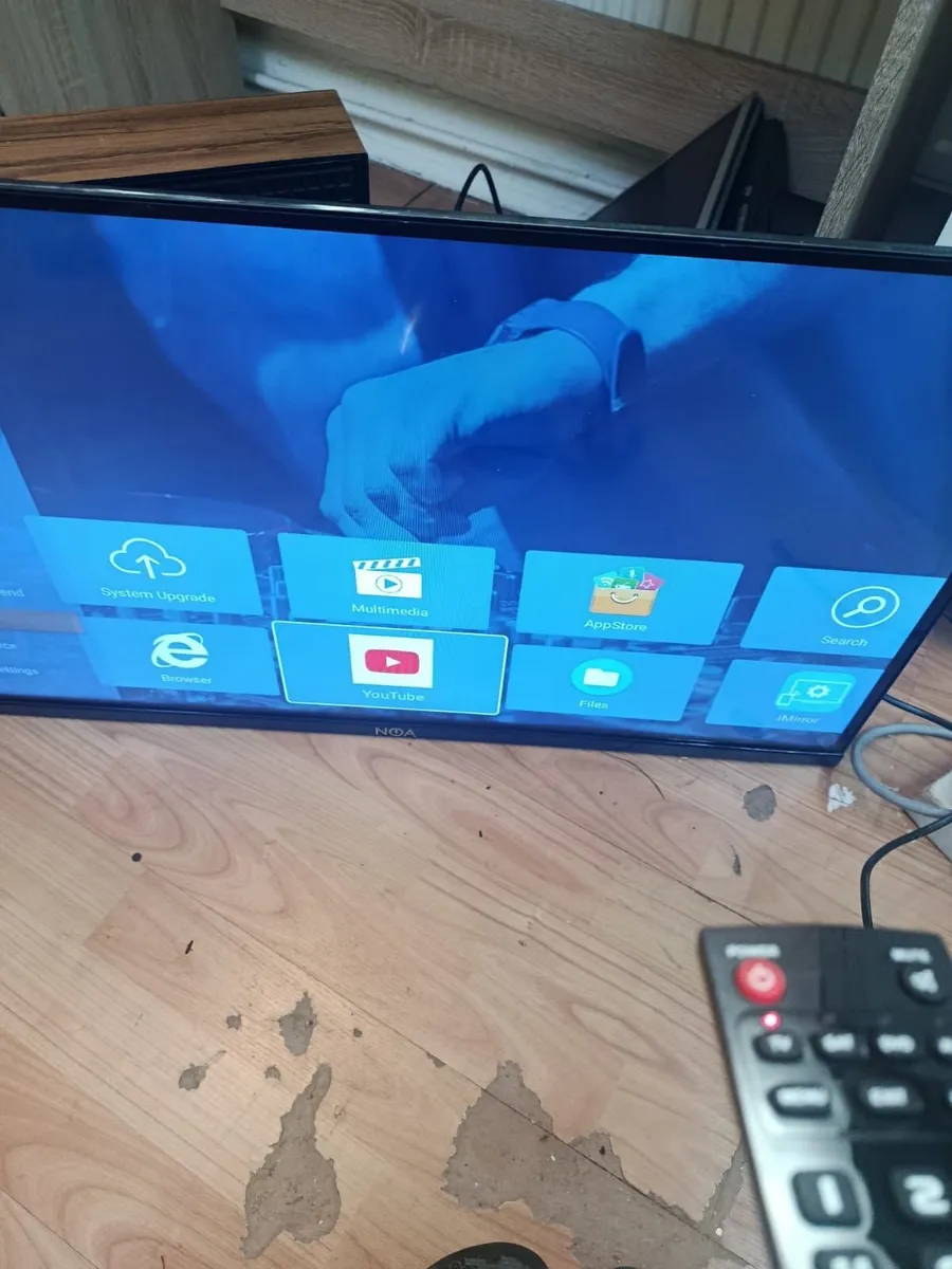 Smart tv 32 inch - Image 1