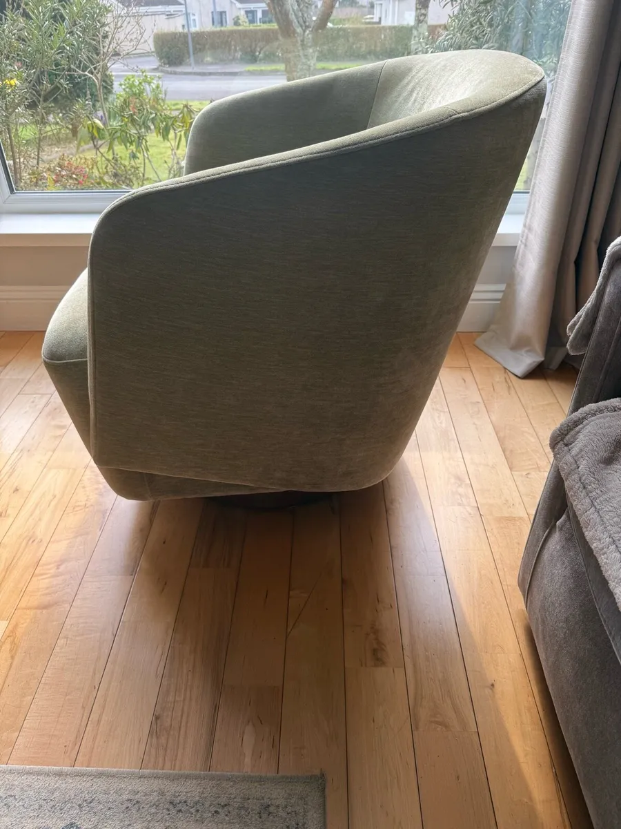 Swivel Arm Chair - Image 3
