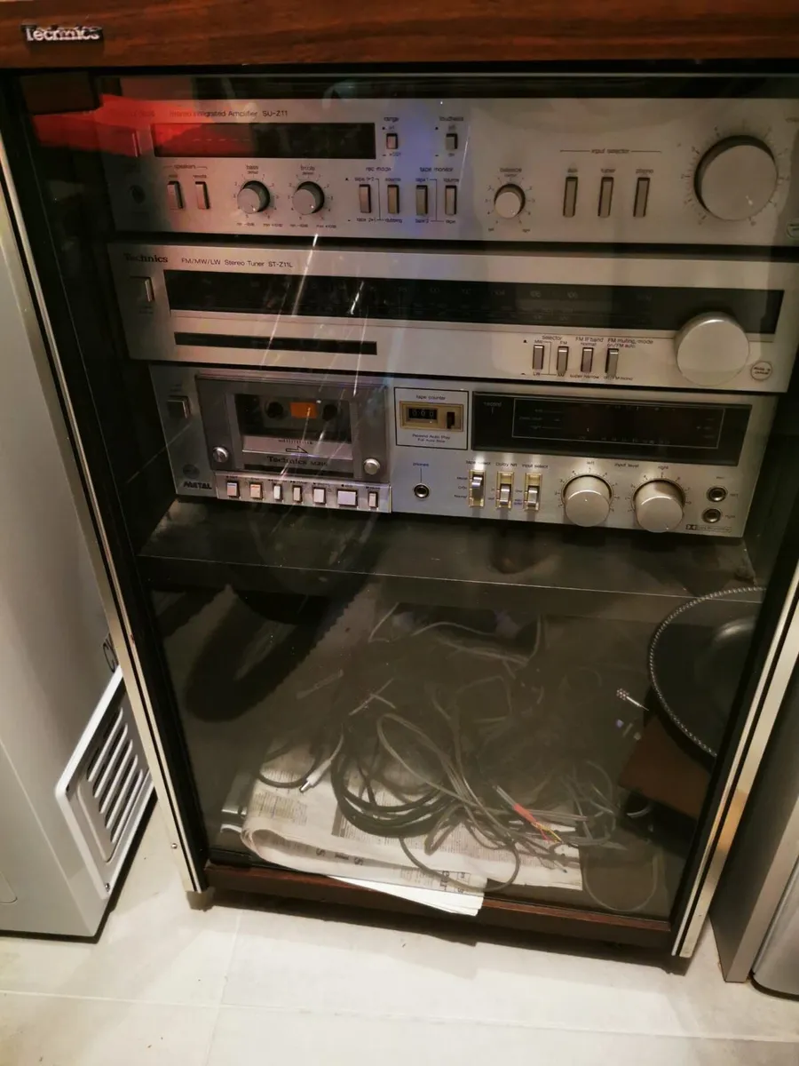 Technics Seperates in Original Technics Cabinet - Image 1