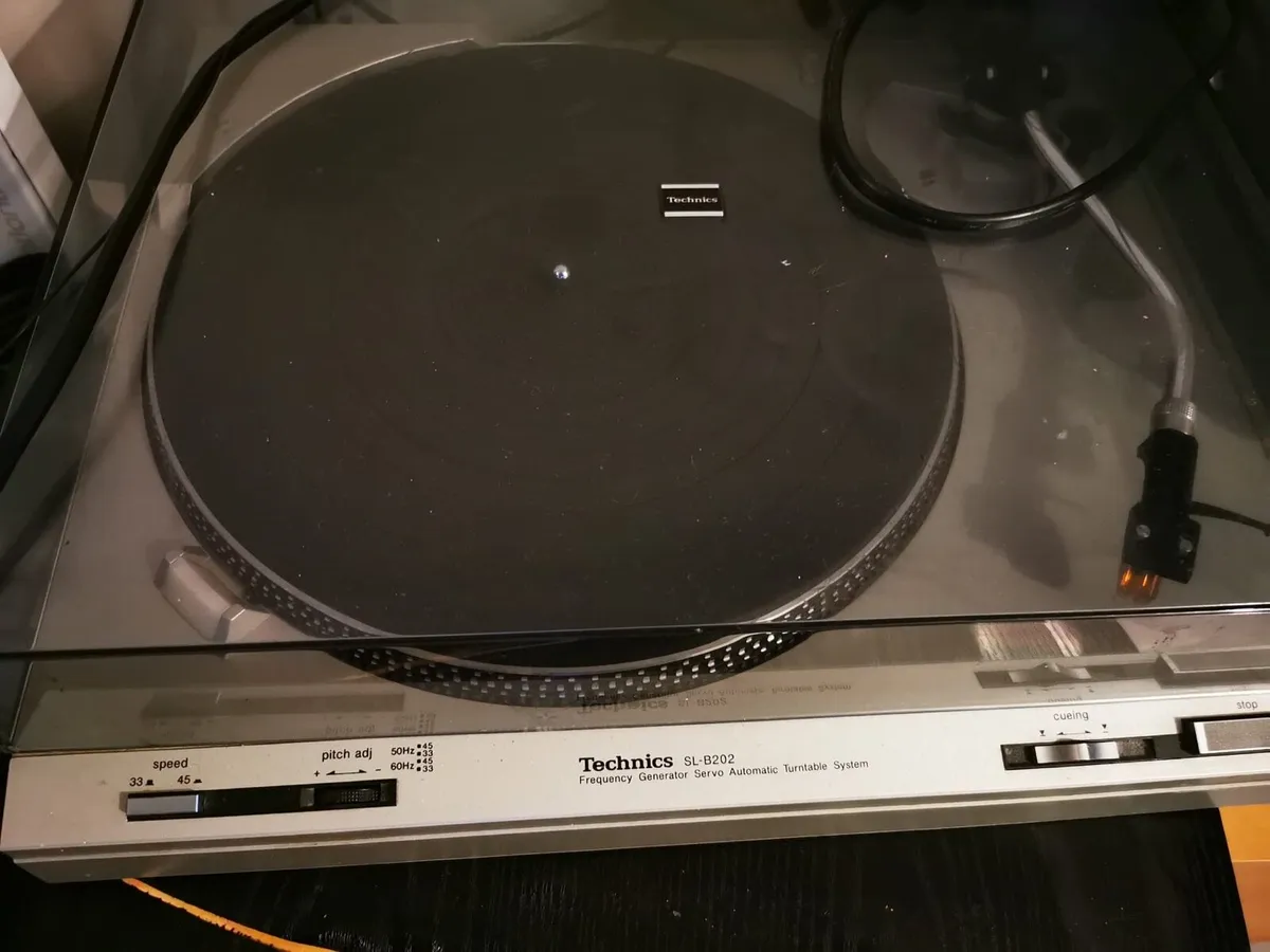 Technics Seperates in Original Technics Cabinet - Image 4