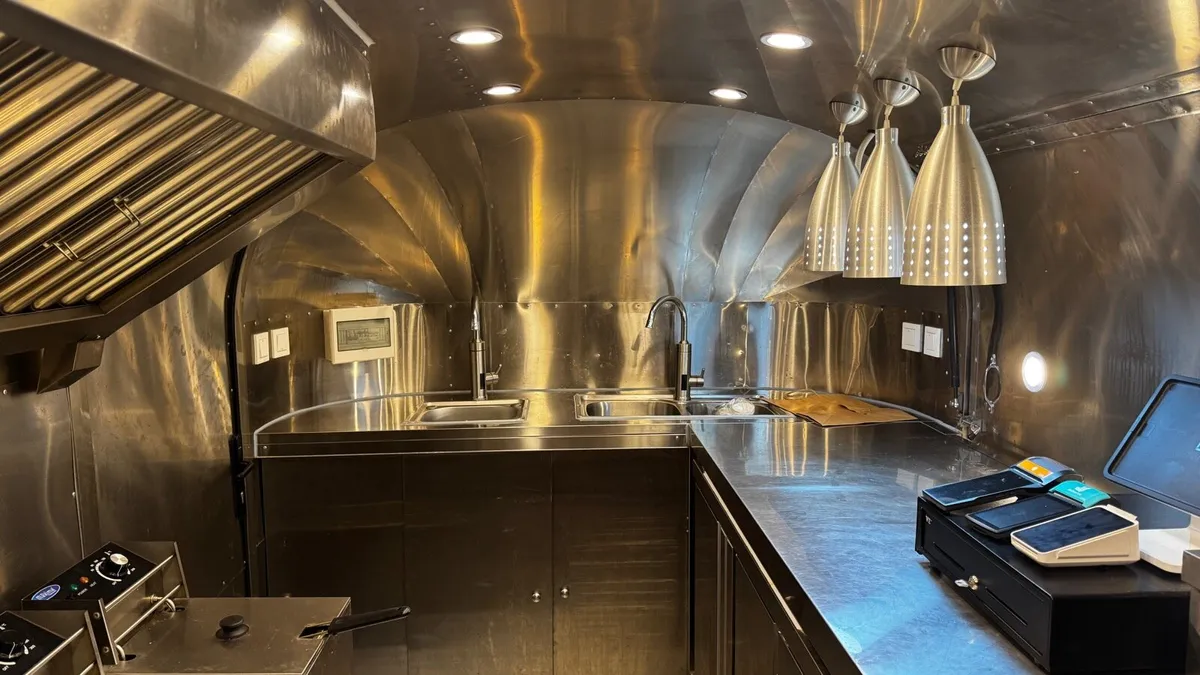 (Price drop) Airstream Food trailer - Image 3