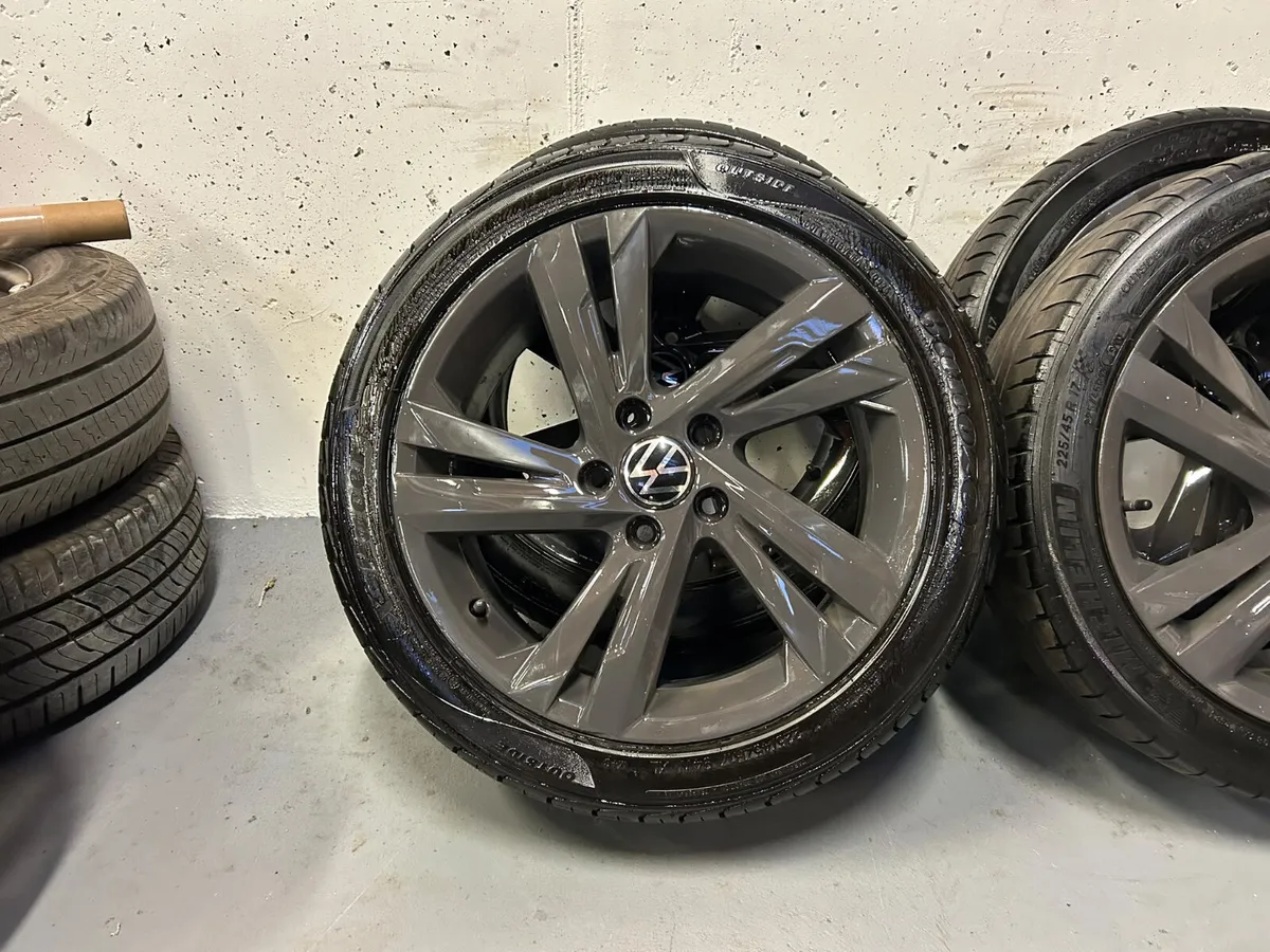 Volkswagen Golf R-Line Alloys 17” - Image 3