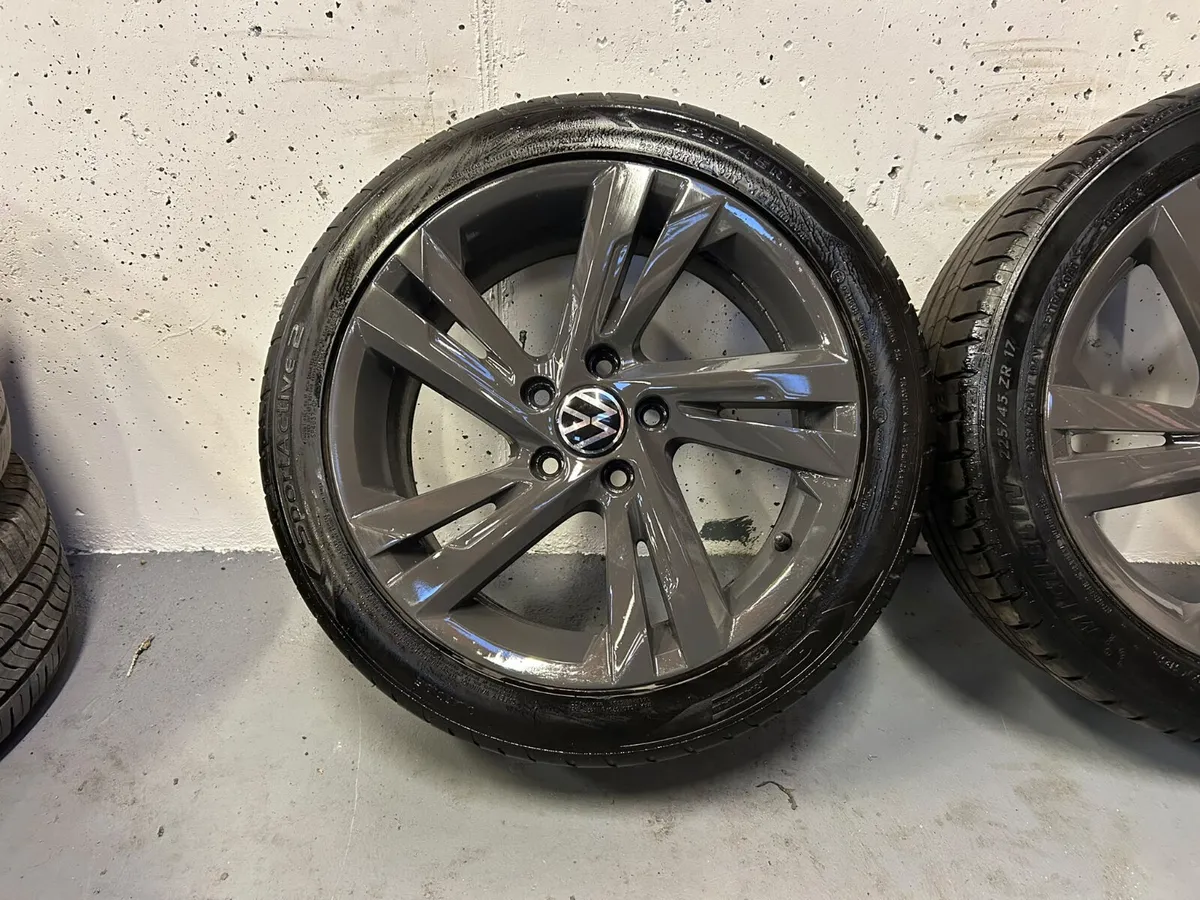 Volkswagen Golf R-Line Alloys 17” - Image 2