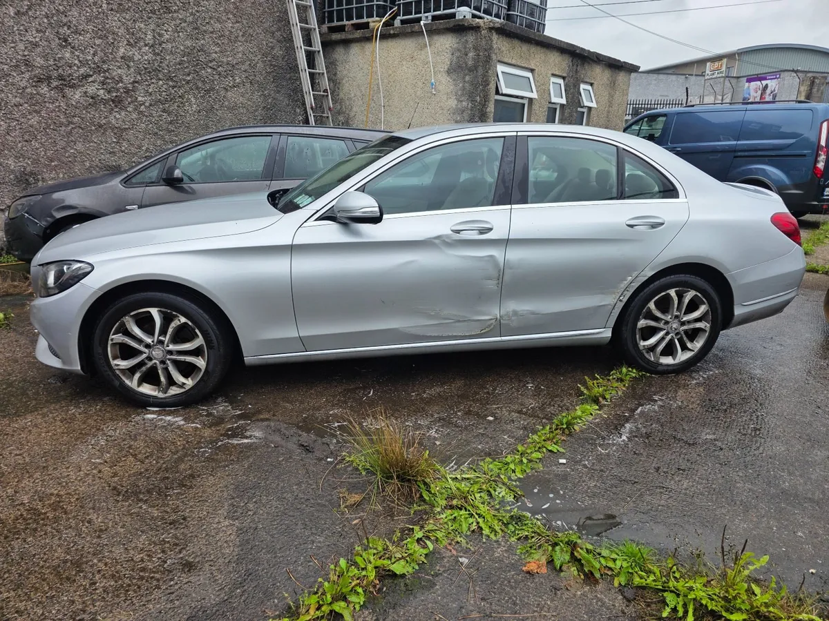 2015 Mercedes Benz c180 Bluetec - Image 2