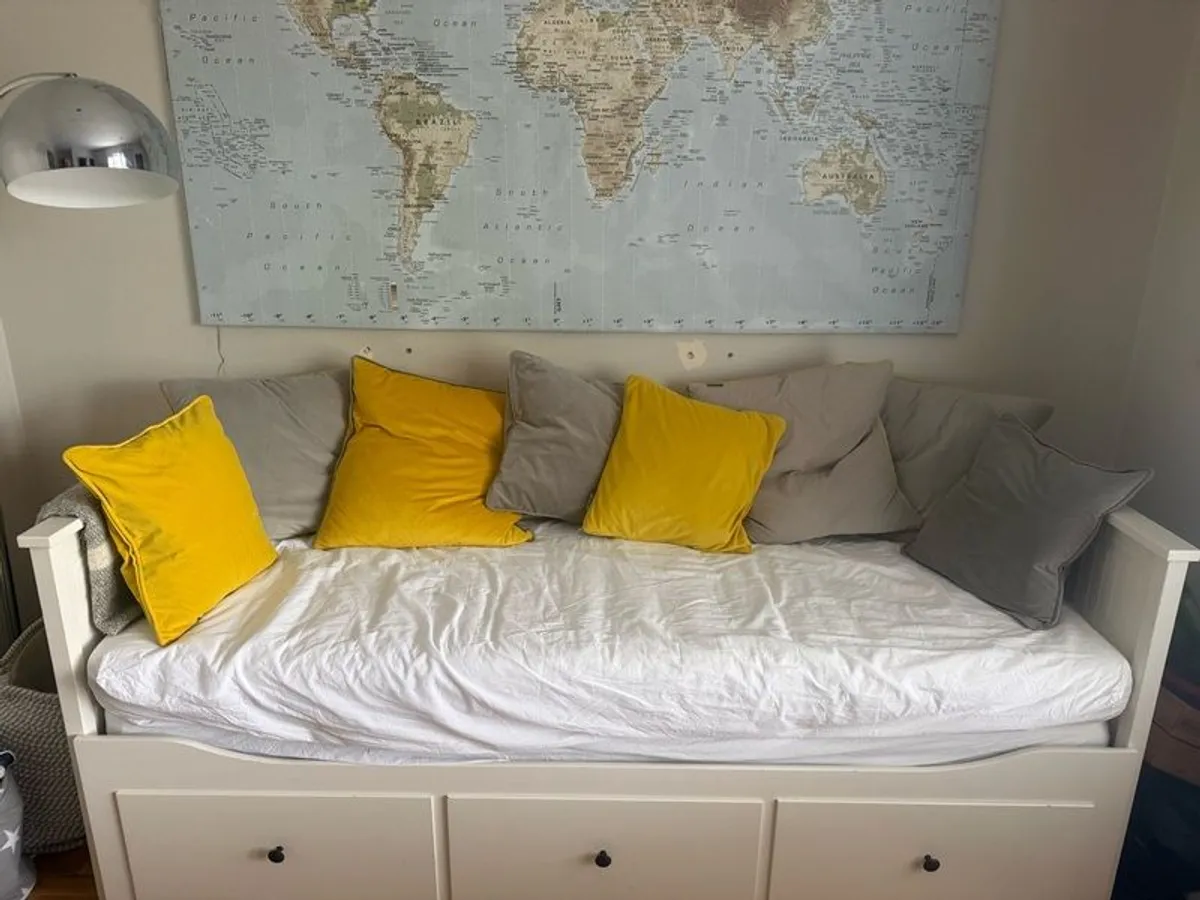 IKEA HEMNES Day-bed with 3 drawers, 2 mattresses, mattress protectors and sheets. Full package. - Image 1