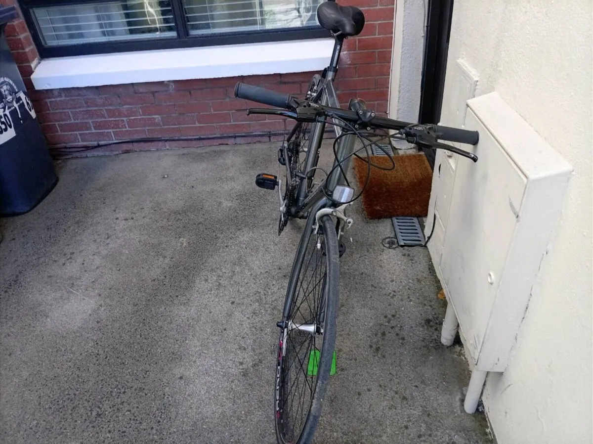 Adult mens road bike - Image 3