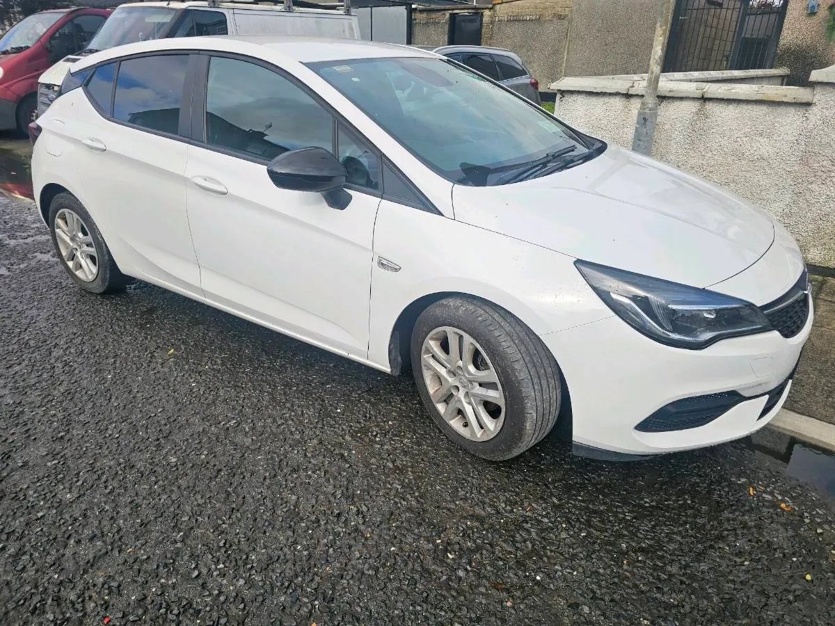 Opel astra van 2022 - Image 1