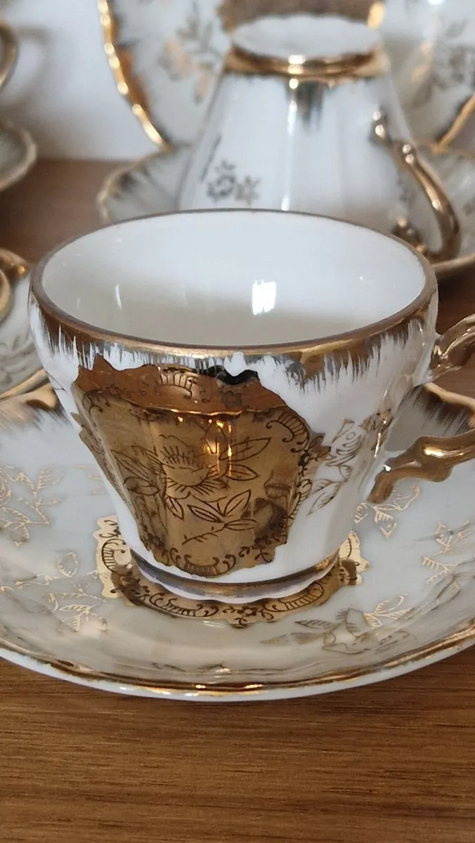 Vintage Gold Lustre Porcelain Coffee/Tea Set – 6 C - Image 2