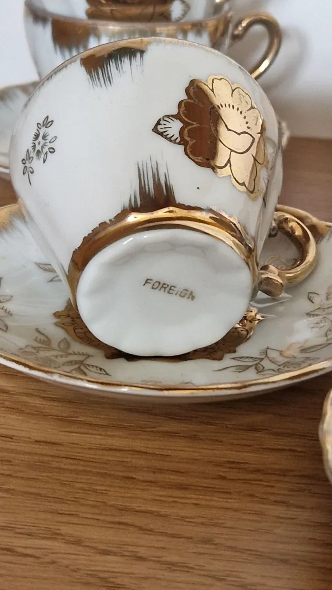 Vintage Gold Lustre Porcelain Coffee/Tea Set – 6 C - Image 3