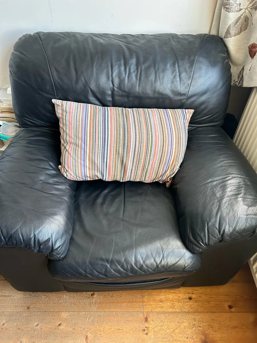 Black leather sofa & armchair - Image 2