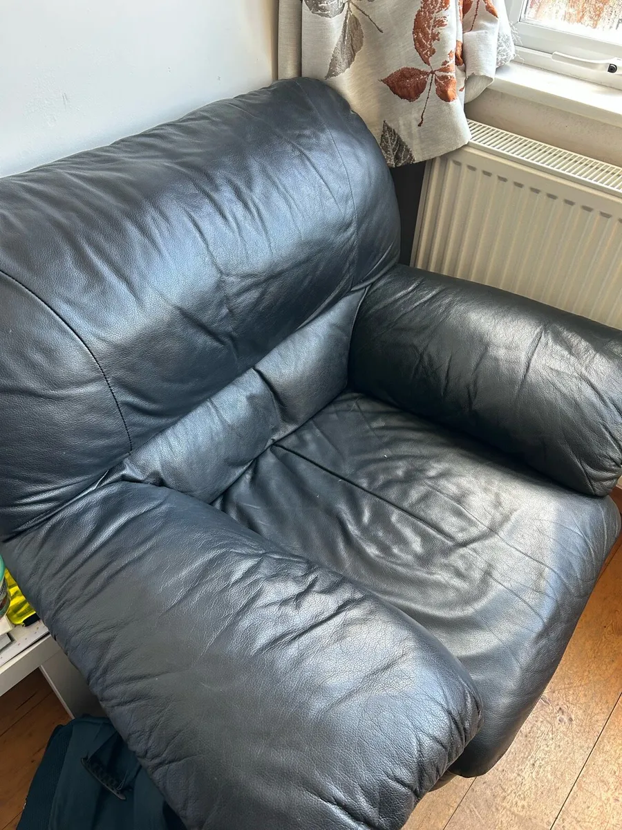 Black leather sofa & armchair - Image 4