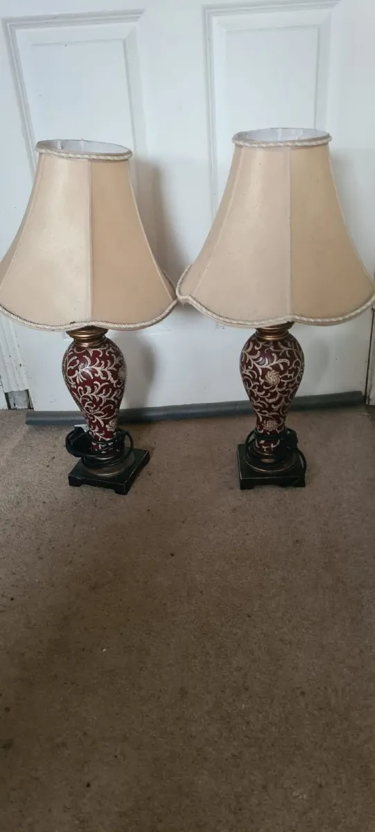 Matching Table Lamps……………………………50