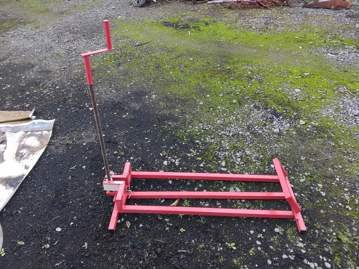 Lawnmower lifter jack