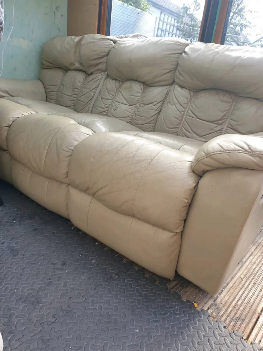 Couch - Image 2