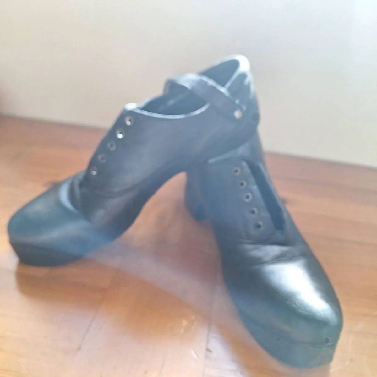 Size 7 Irish dance heavy shoe - Image 3