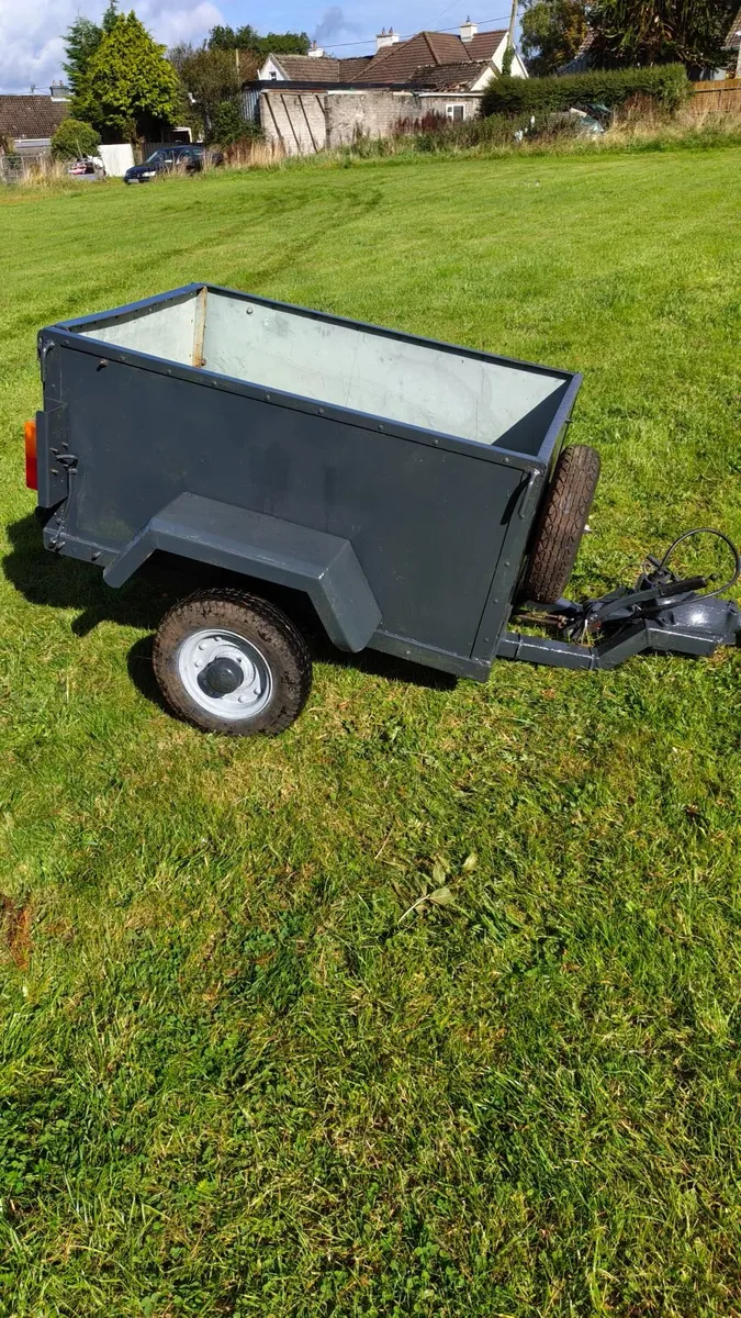 Trailer - Image 1