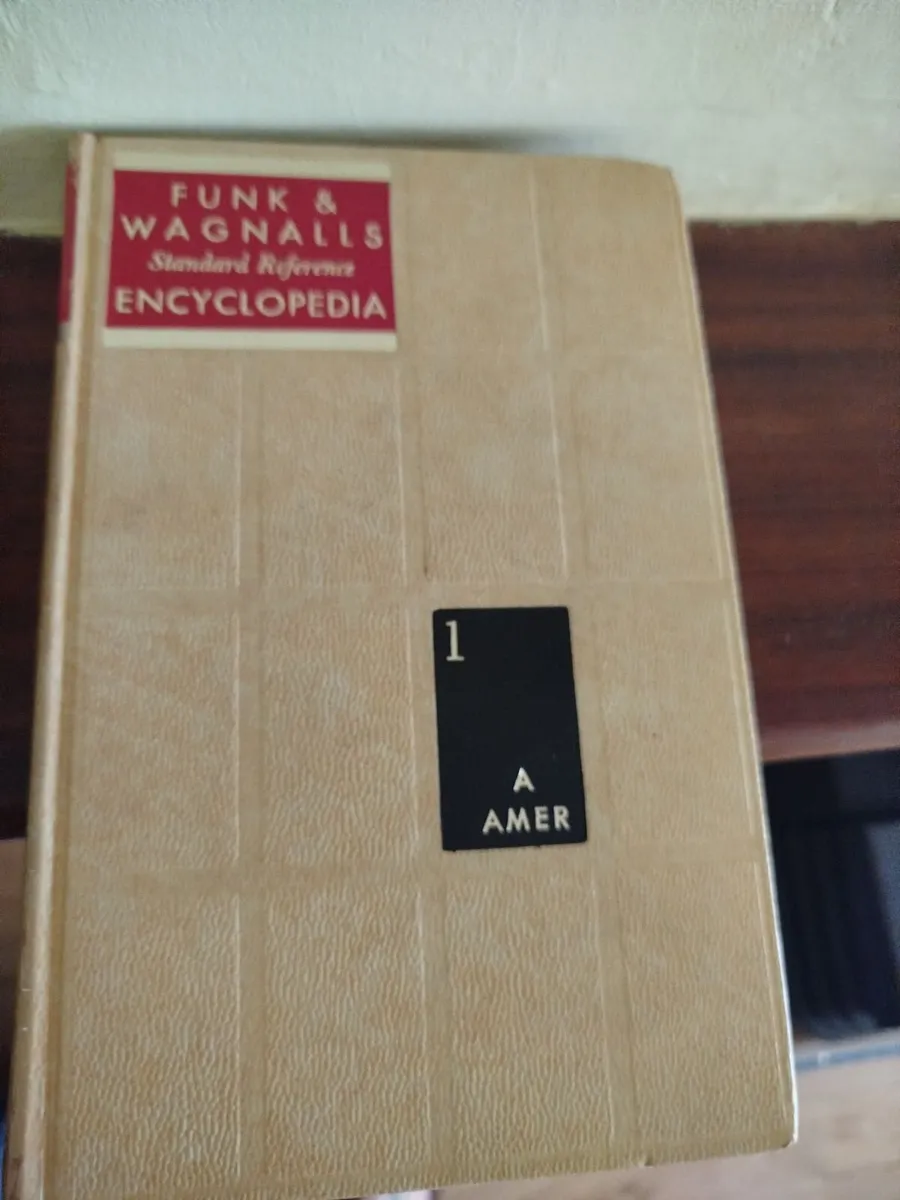 Encyclopedia Set - Image 1