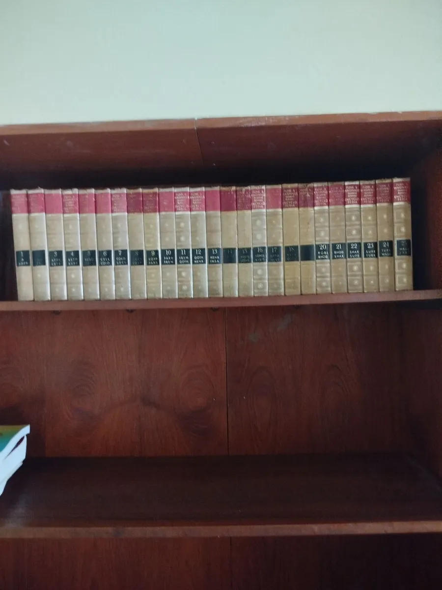 Encyclopedia Set - Image 2