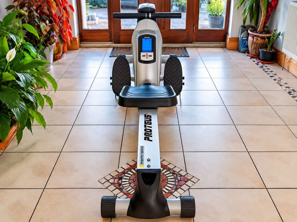 Proteus PMR 3000 Programmable Rowing Machine - Image 2