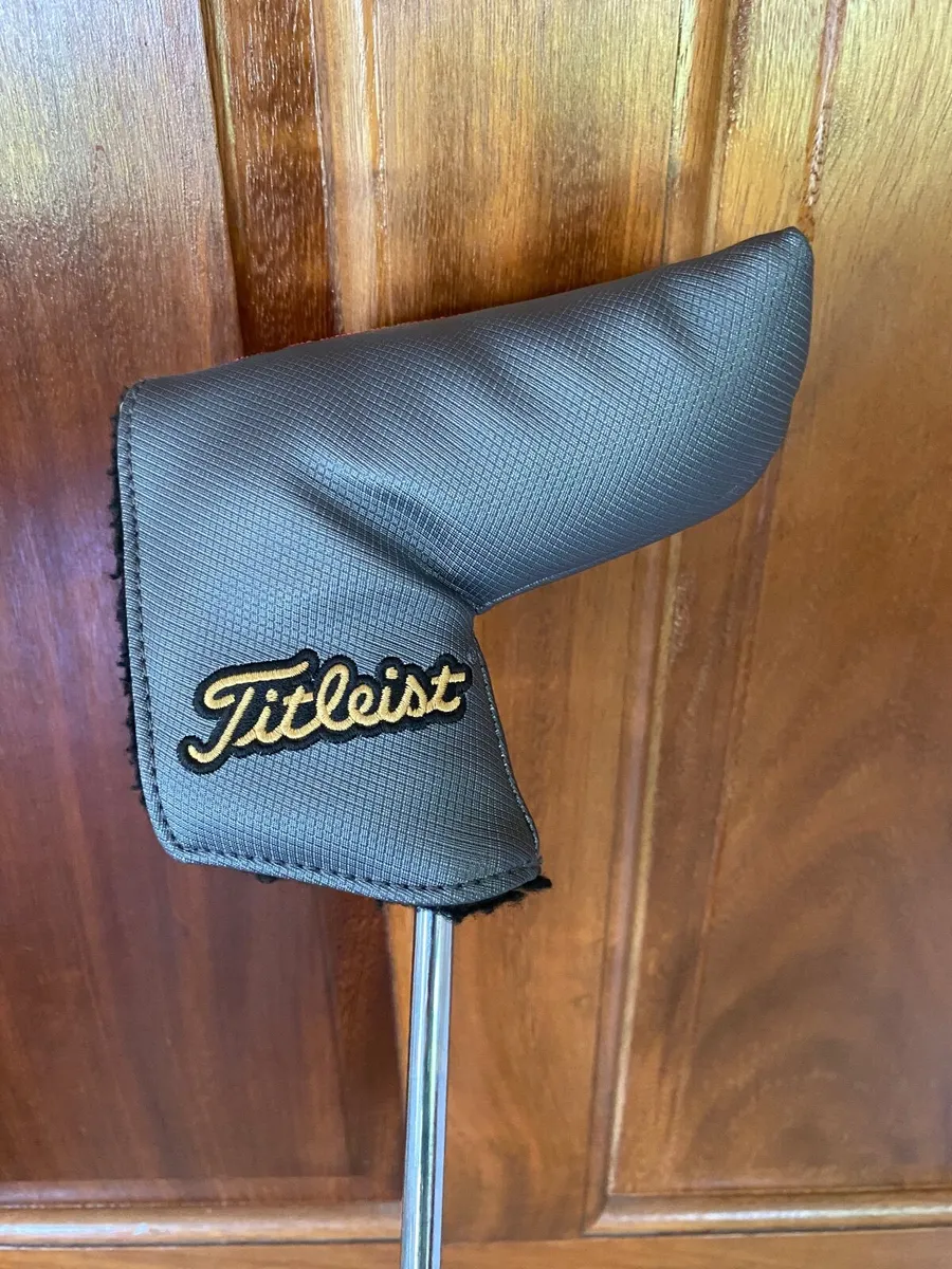 Scotty Cameron 34 inch Select Fastback As New - Image 1