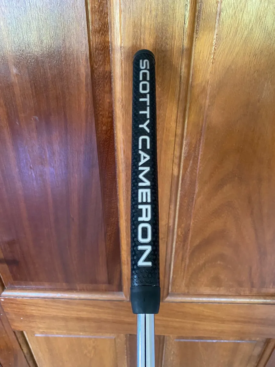Scotty Cameron 34 inch Select Fastback As New - Image 2