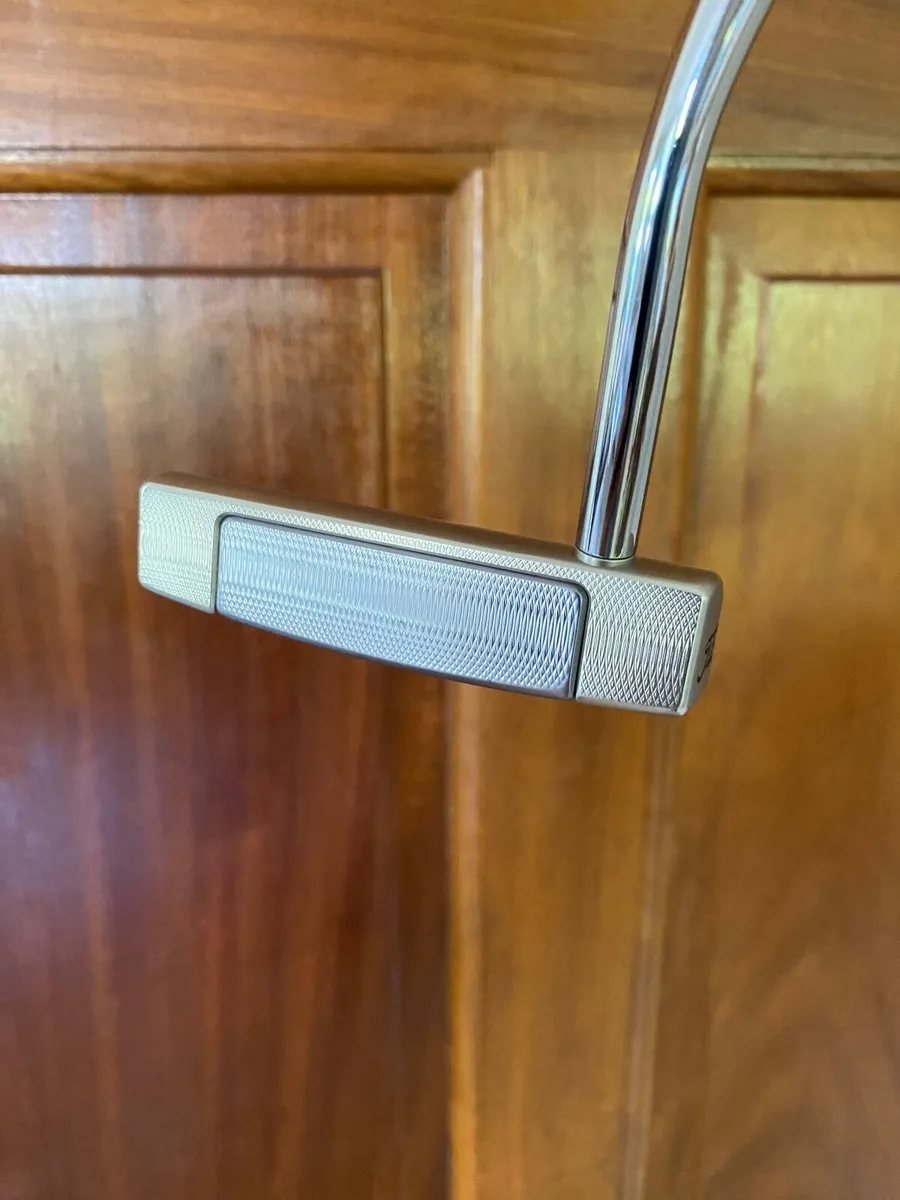 Scotty Cameron 34 inch Select Fastback As New - Image 4