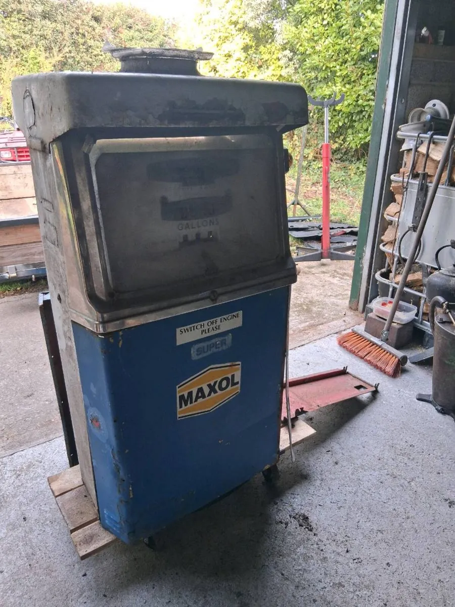2 old petrol pumps - Image 1