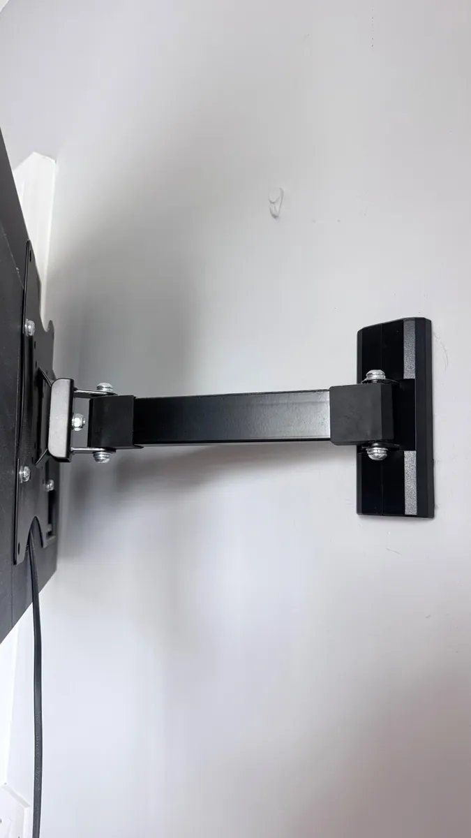 28inch television - Image 2