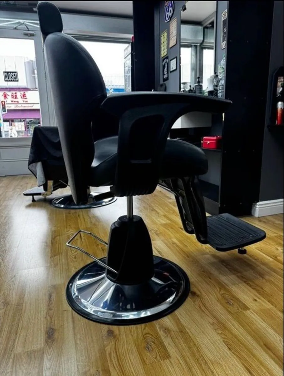 barber chair/salon chair - Image 3