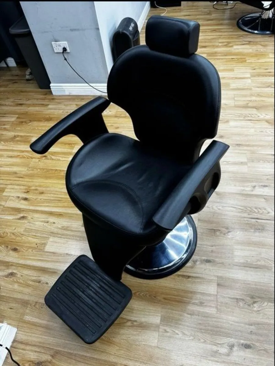 barber chair/salon chair - Image 1