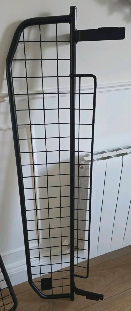 Dog guard and divider - Image 2