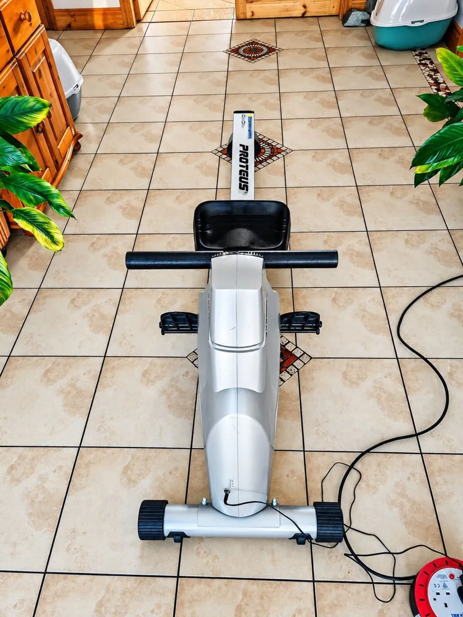 Proteus PMR 3000 Programmable Rowing Machine - Image 4