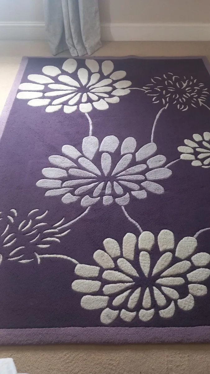 Large rug - Image 1
