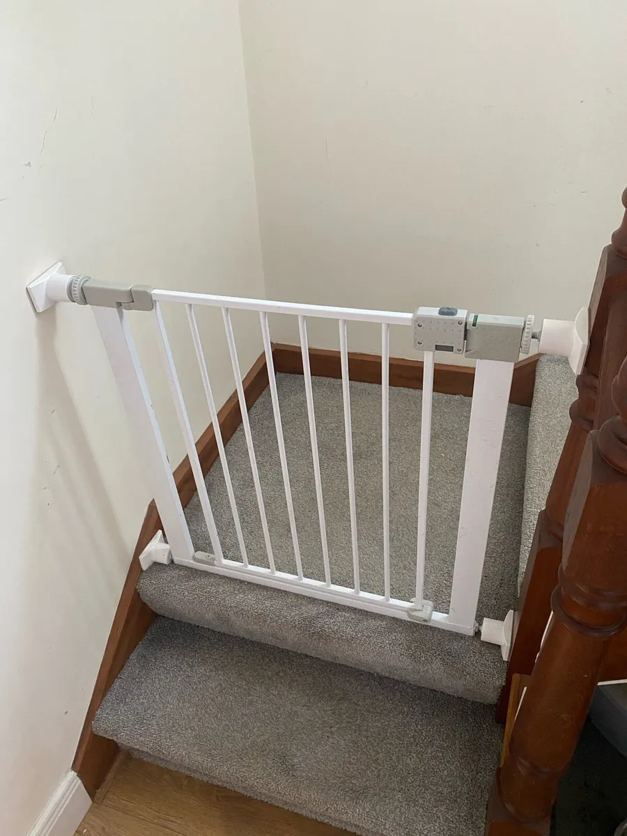 Stair gate with wall nanny extensions - Image 1
