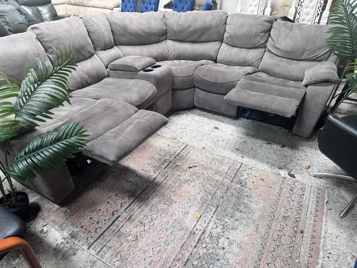 Modular Recliner corner sofa - Image 1