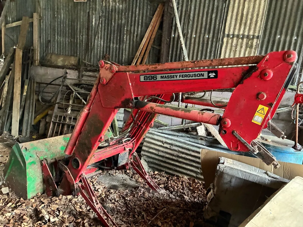 Massey Ferguson 896 Loader - Image 1
