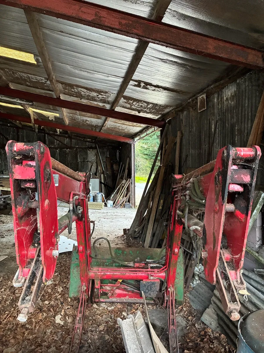 Massey Ferguson 896 Loader - Image 2