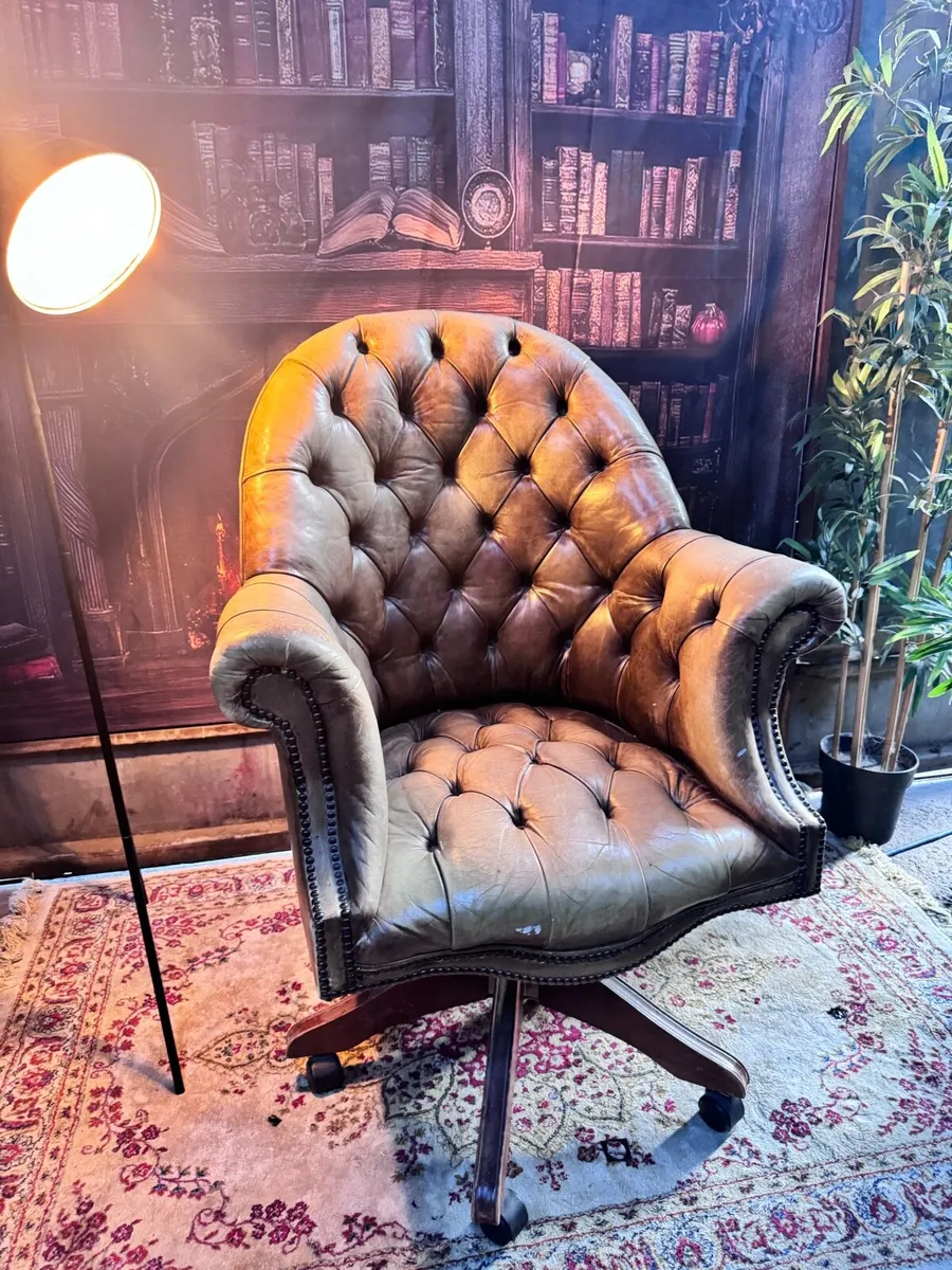Antique chesterfield director chair - Image 3
