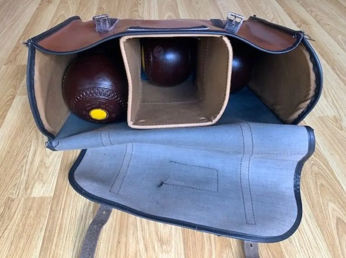 Lawn Bowls - Image 2