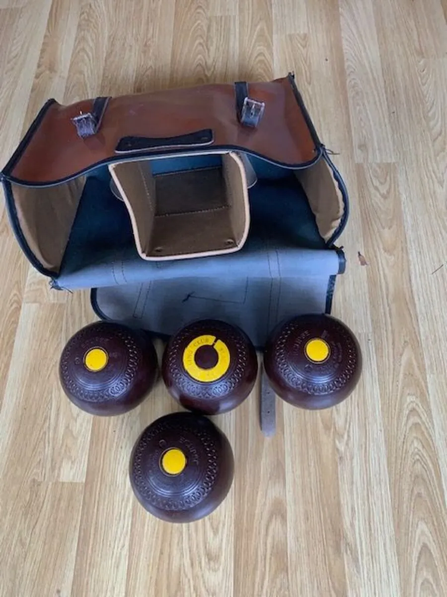 Lawn Bowls - Image 3