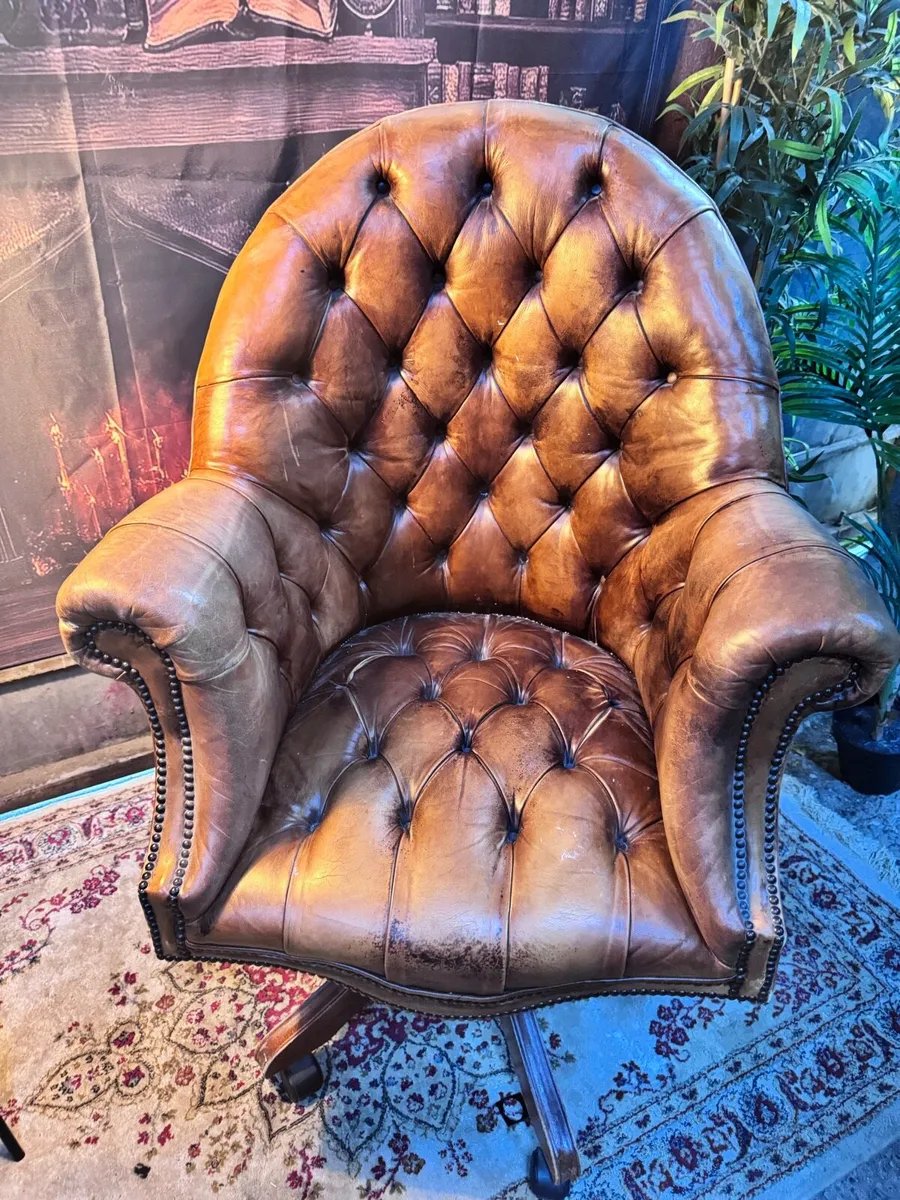 Antique chesterfield director desk chair - Image 3