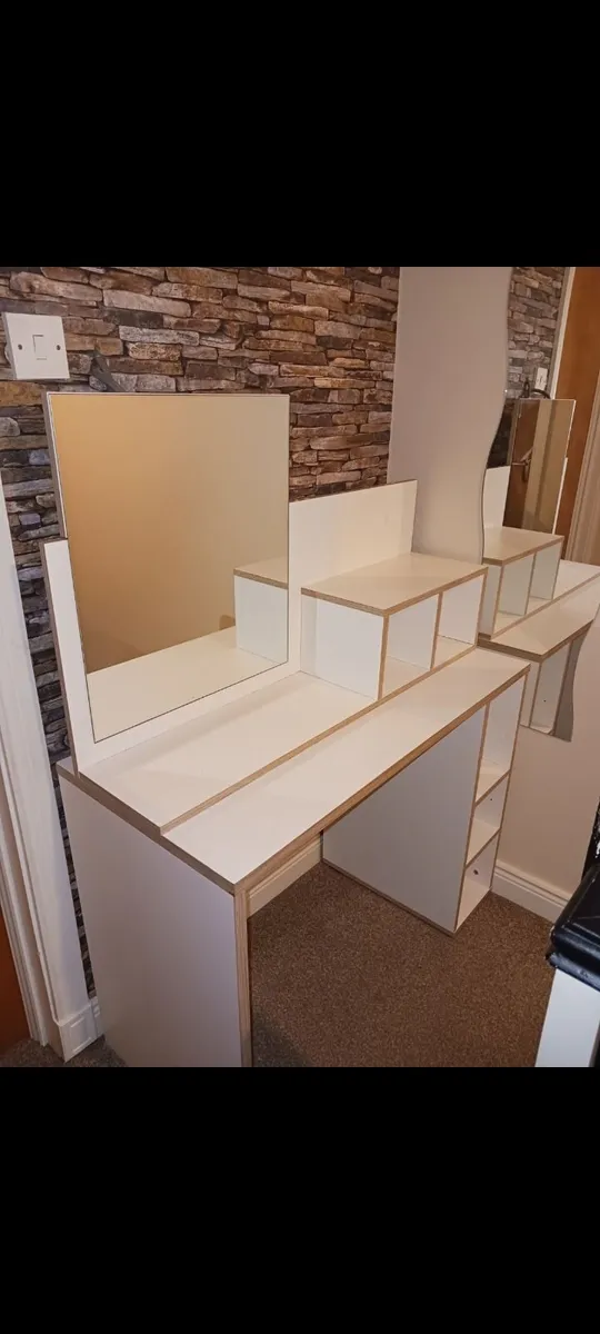 Desk with Mirror - Image 2