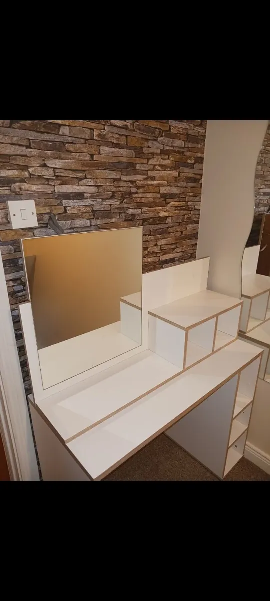 Desk with Mirror - Image 3