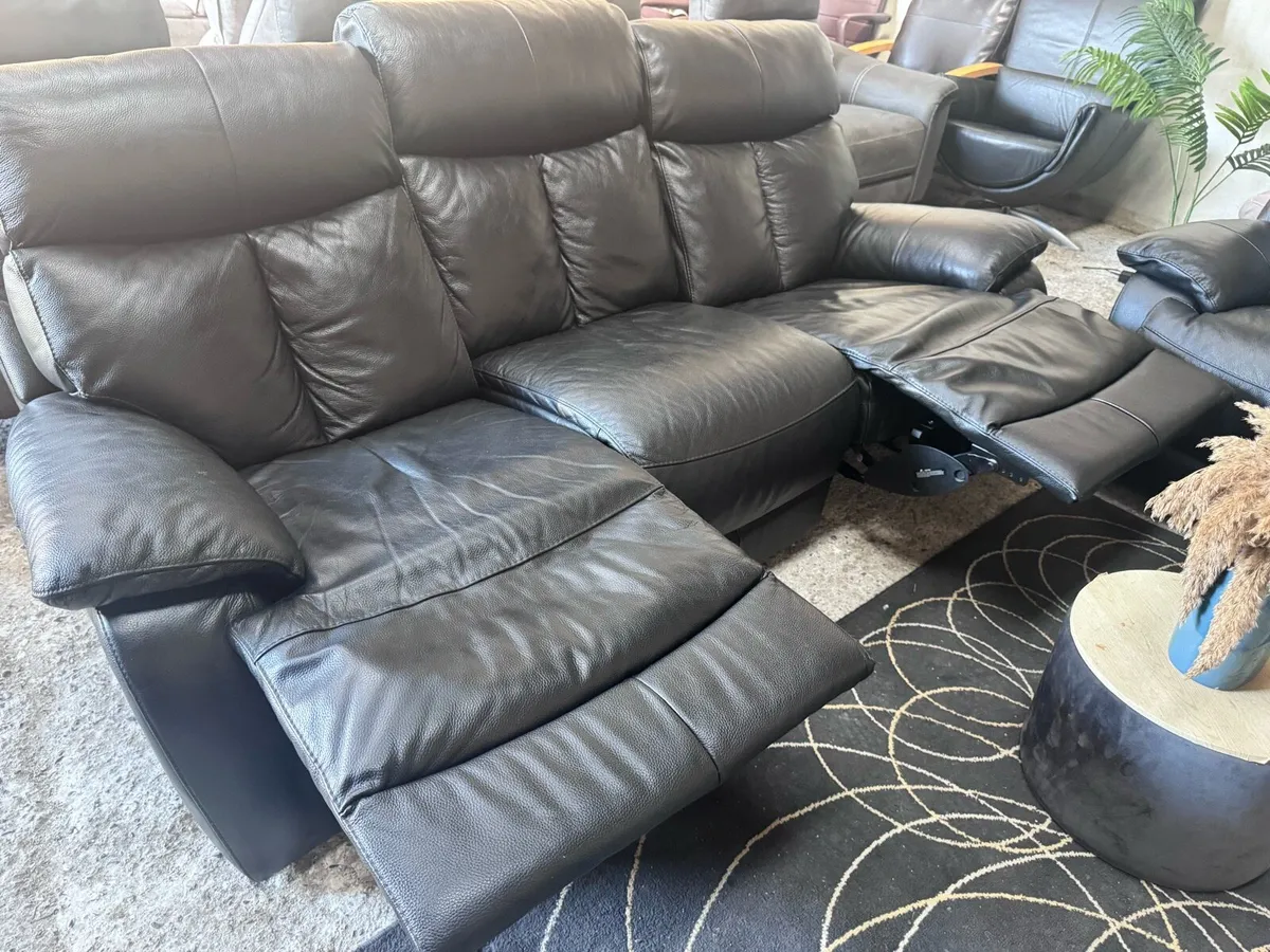 Chateau dAx 3-2 seater recliner suite - Image 2