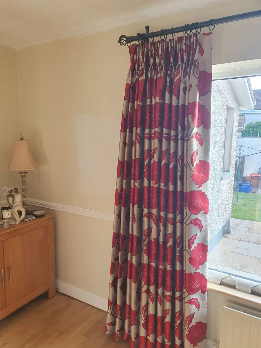 Curtains - Image 2